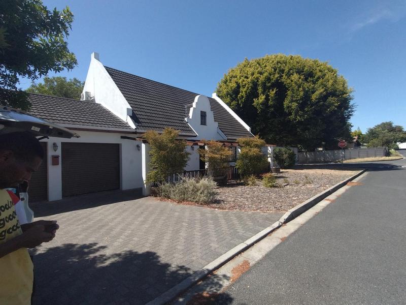 3 Bedroom Property for Sale in Protea Heights Western Cape